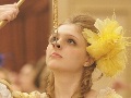 P&G、ボールドのCM動画で鼻フック